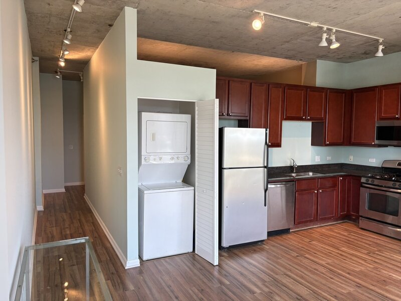 1122 W Catalpa Avenue Chicago IL 60640