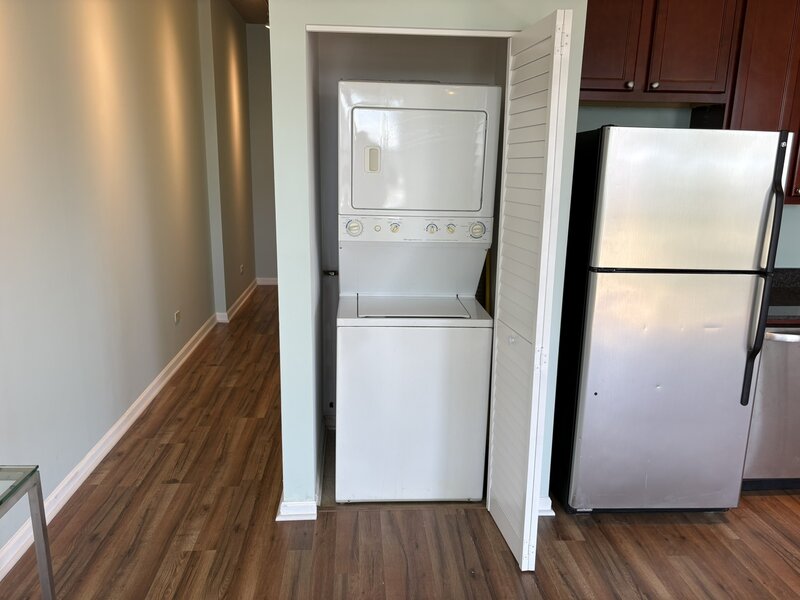 1122 W Catalpa Avenue Chicago IL 60640