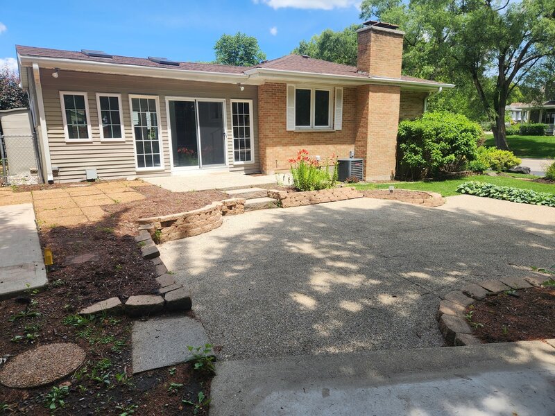 3911 Eastway Drive Island Lake IL 60042
