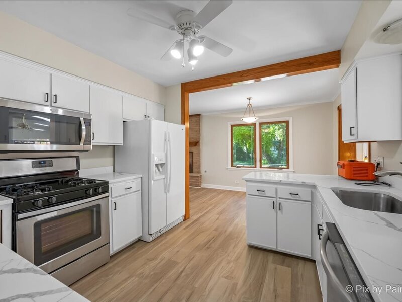 3911 Eastway Drive Island Lake IL 60042
