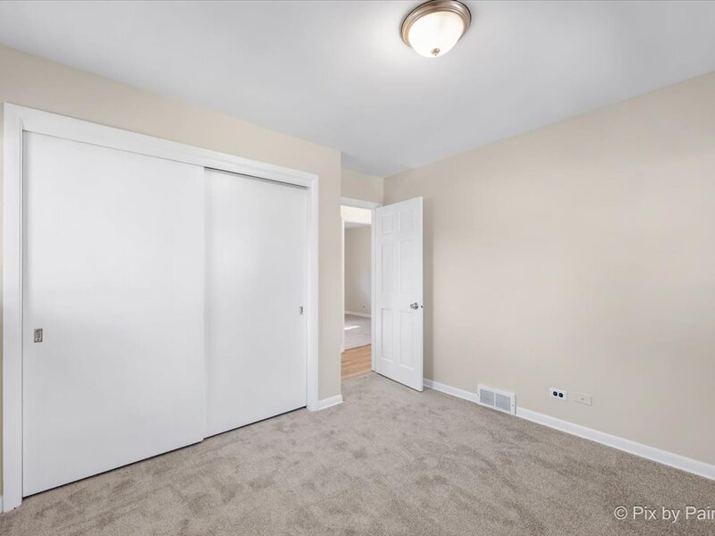 3911 Eastway Drive Island Lake IL 60042