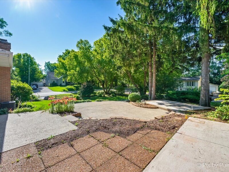 3911 Eastway Drive Island Lake IL 60042
