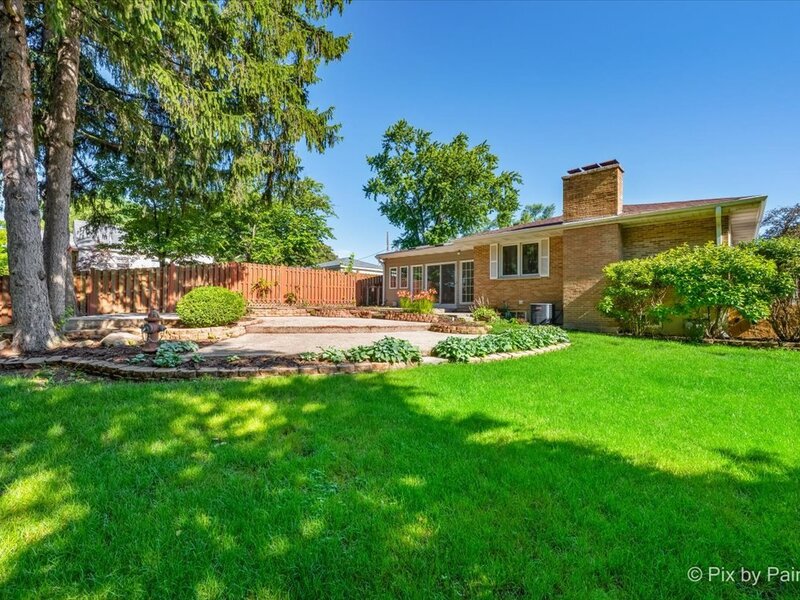 3911 Eastway Drive Island Lake IL 60042