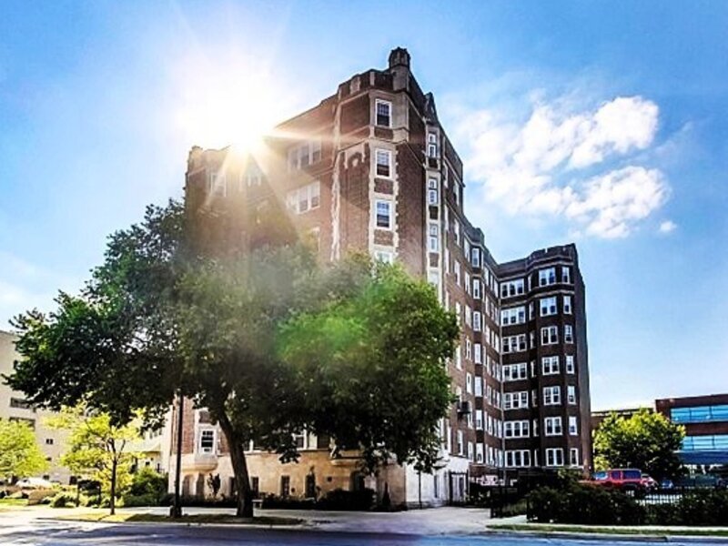 6334 N Sheridan Road Chicago IL 60660