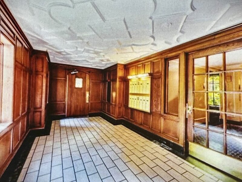 6334 N Sheridan Road Chicago IL 60660