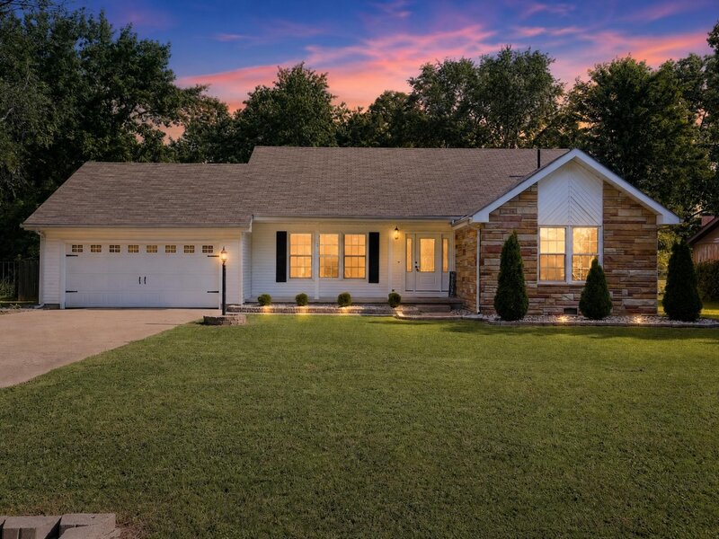1004 E Illinois Street Marion IL 62959