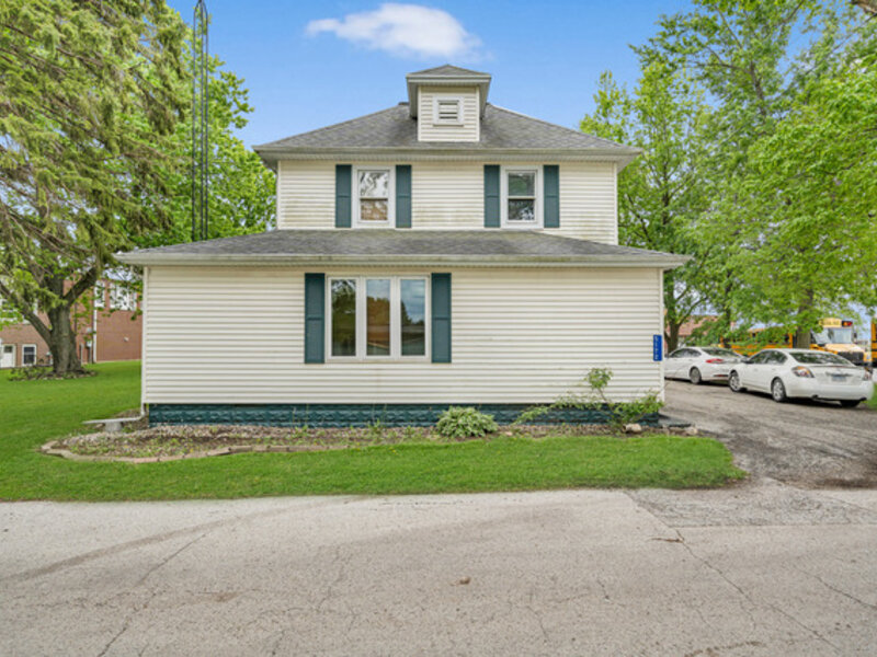 5172 E Center Street Bourbonnais IL 60914