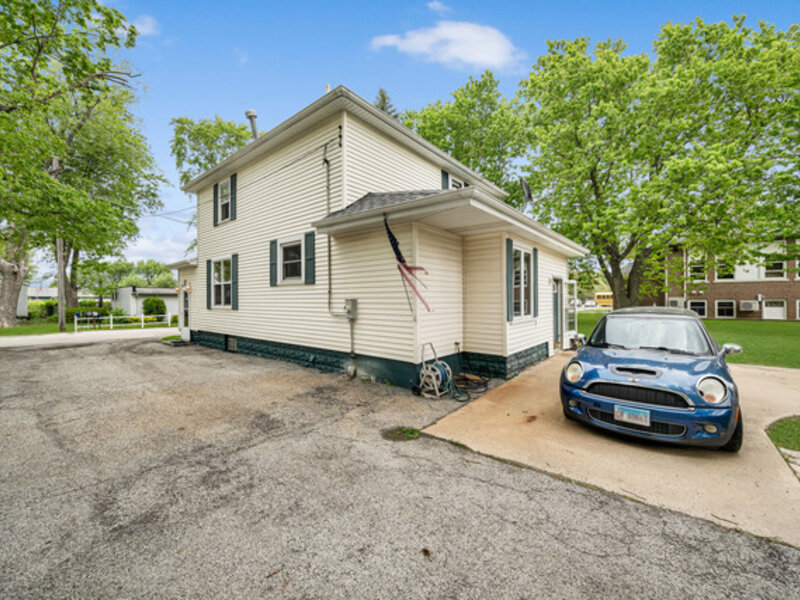 5172 E Center Street Bourbonnais IL 60914
