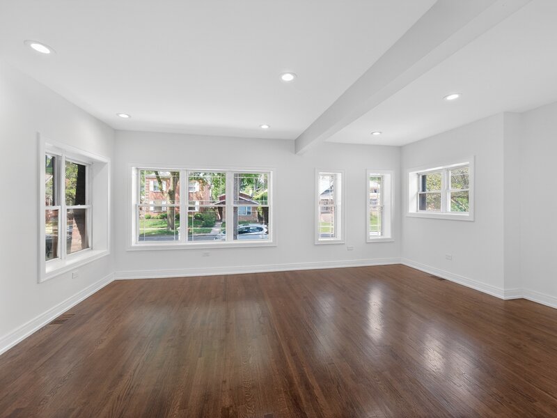 7625 S Clyde Avenue Chicago IL 60649