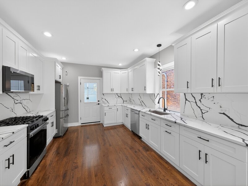 7625 S Clyde Avenue Chicago IL 60649