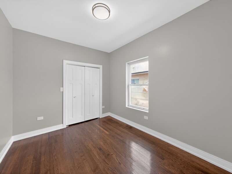7625 S Clyde Avenue Chicago IL 60649