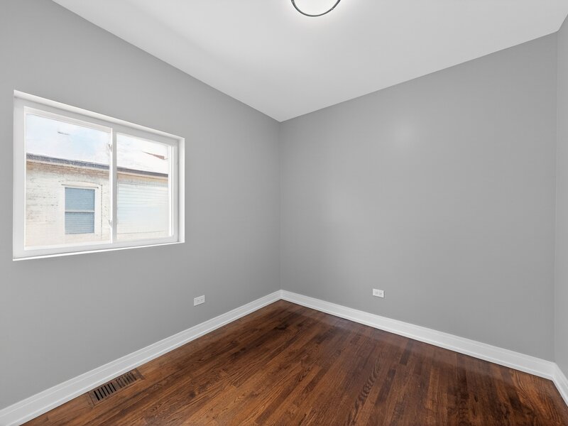7625 S Clyde Avenue Chicago IL 60649