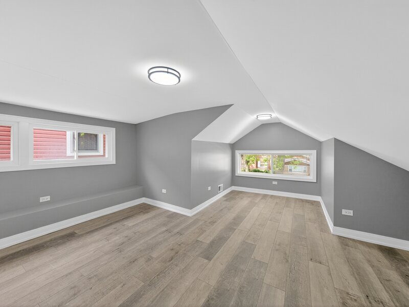 7625 S Clyde Avenue Chicago IL 60649