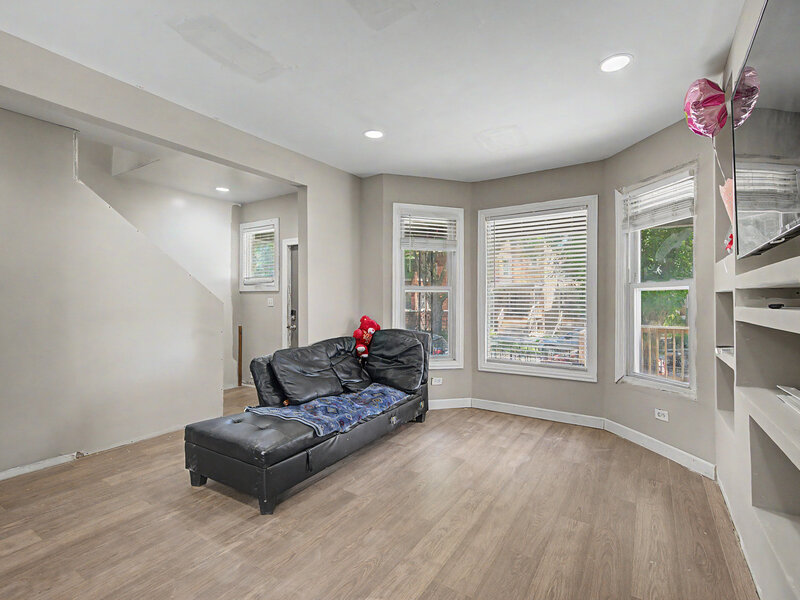 848 N Lawler Avenue Chicago IL 60651