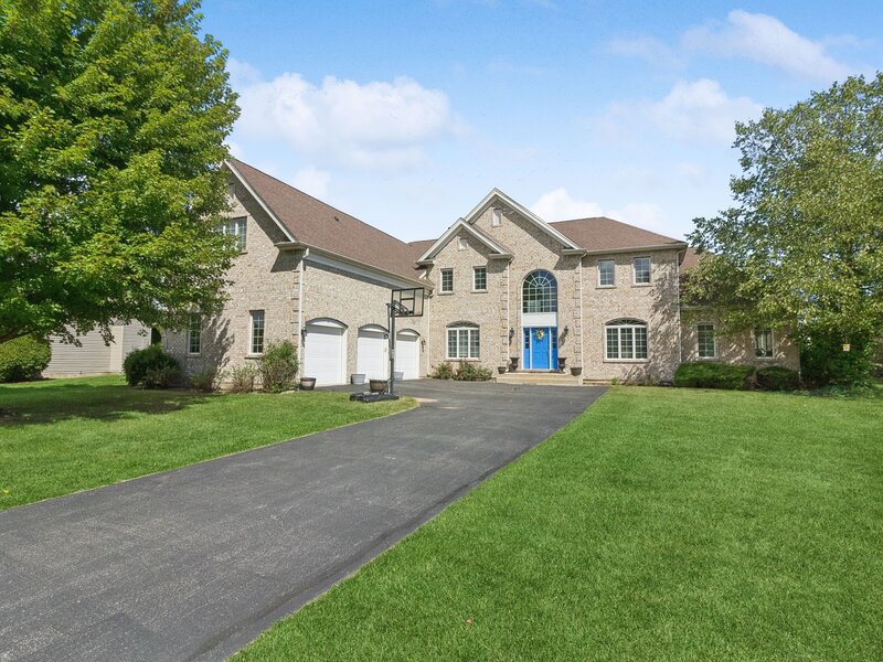 391 Lake Run Lane North Aurora IL 60542