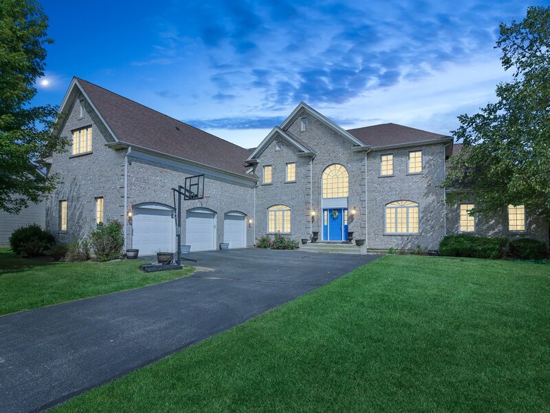 391 Lake Run Lane North Aurora IL 60542