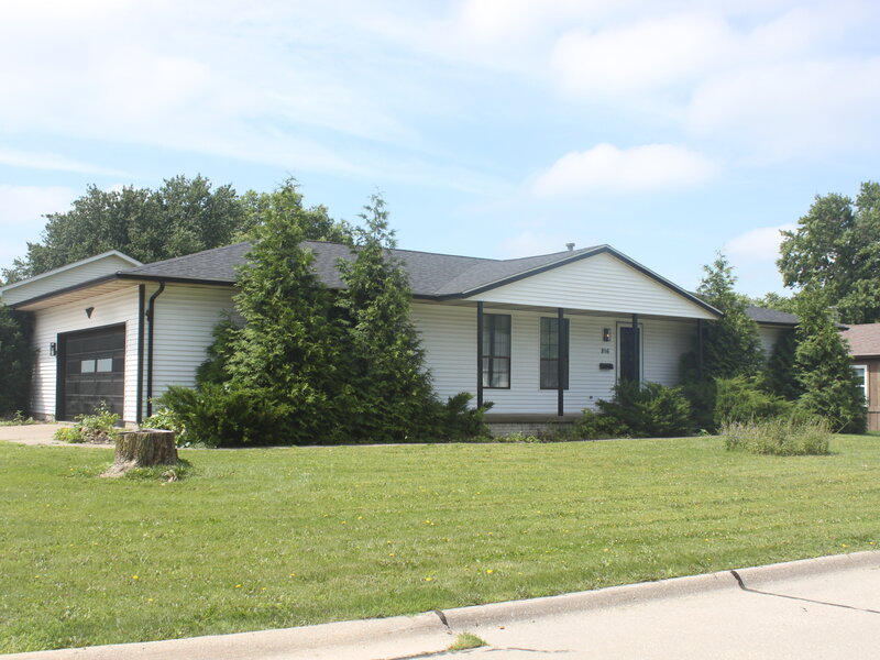816 Oaklawn Avenue East Moline IL 61244