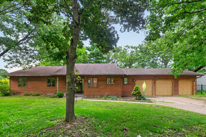 Photo of 1006 N White Pine Drive Dixon IL 61021