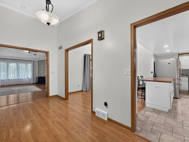 1006 N White Pine Drive Dixon IL 61021