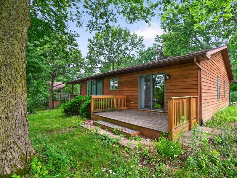 1006 N White Pine Drive Dixon IL 61021