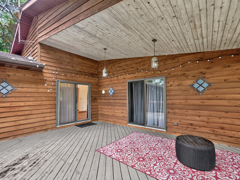 1006 N White Pine Drive Dixon IL 61021