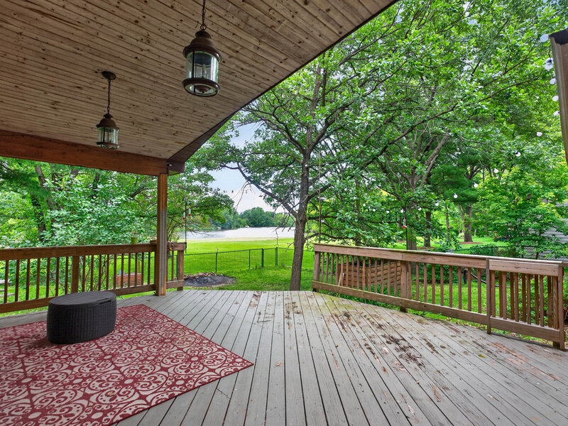 1006 N White Pine Drive Dixon IL 61021