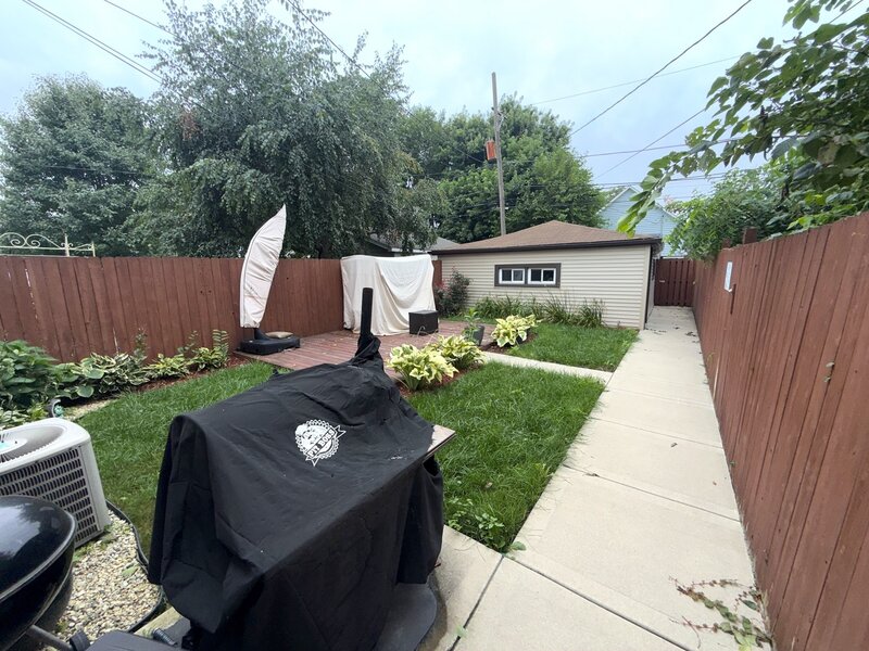 412 156th Street Calumet City IL 60409