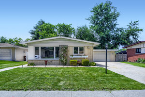 Photo of 510 N Park Drive Glenwood IL 60425