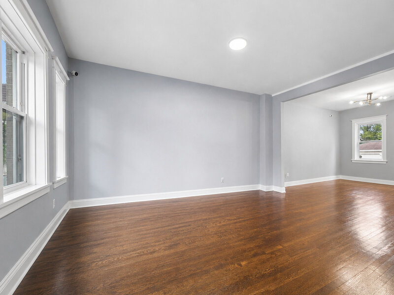 7005 S Eberhart Avenue Chicago IL 60637