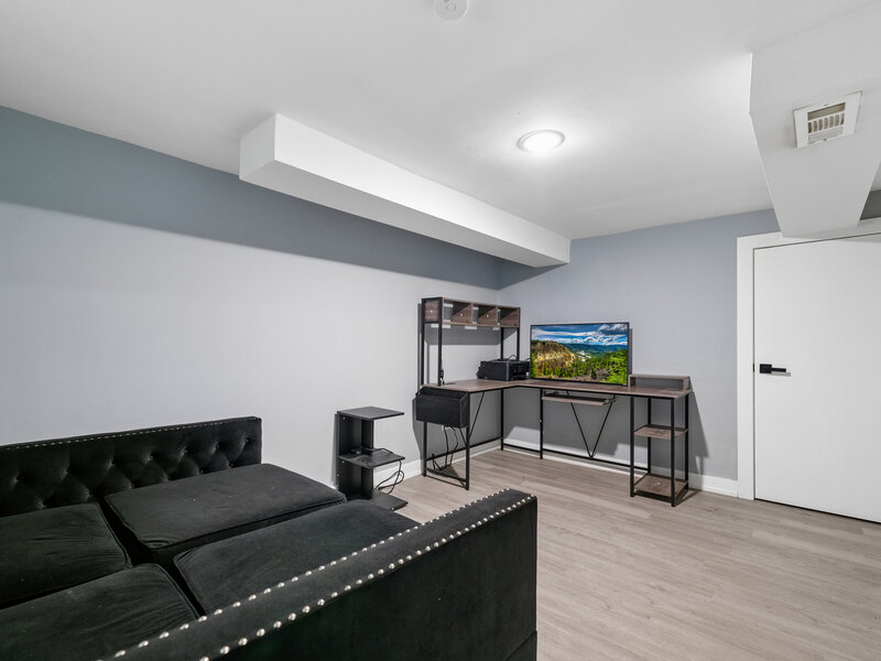 7005 S Eberhart Avenue Chicago IL 60637