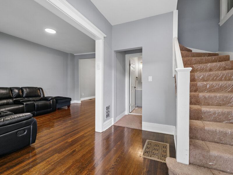 7005 S Eberhart Avenue Chicago IL 60637