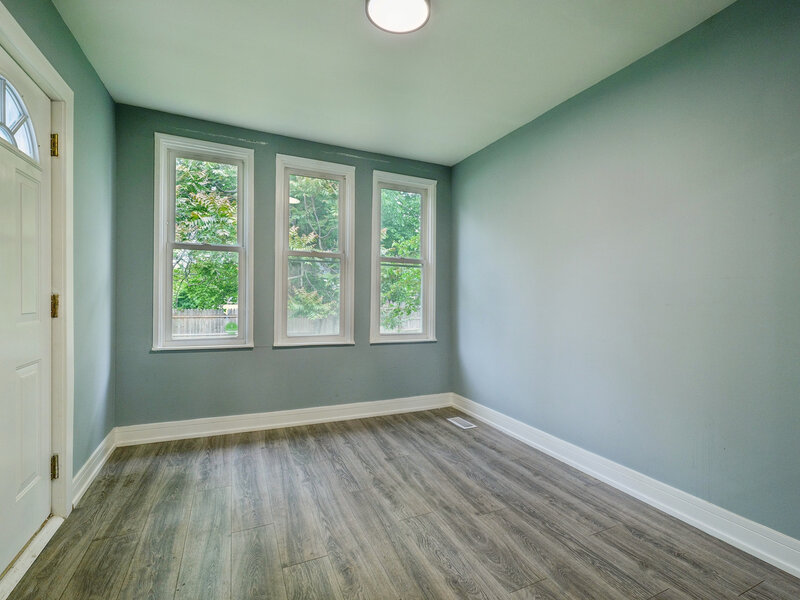 7005 S Eberhart Avenue Chicago IL 60637