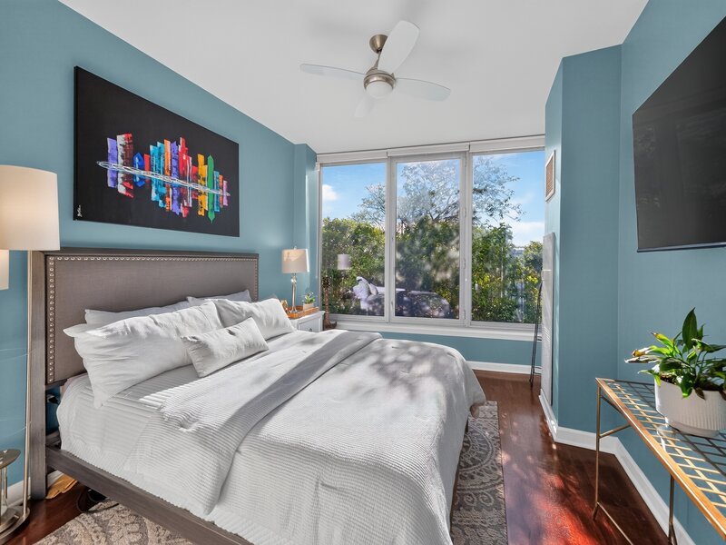 1235 S Prairie Avenue Chicago IL 60605