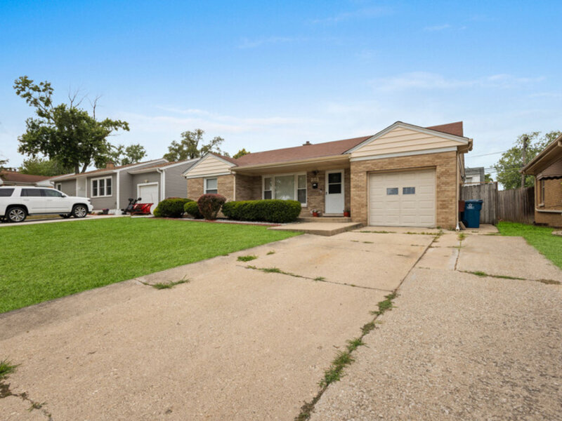 251 W 10th Street Chicago Heights IL 60411