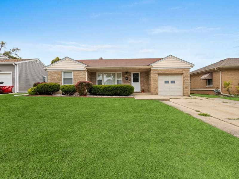 251 W 10th Street Chicago Heights IL 60411