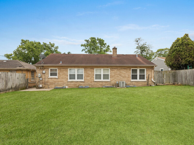 251 W 10th Street Chicago Heights IL 60411