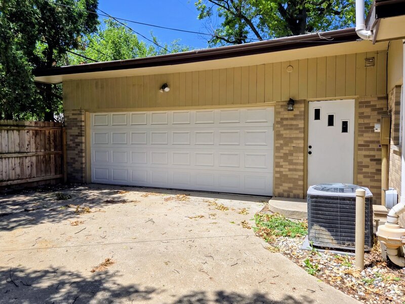909 E Burkwood Drive Urbana IL 61801