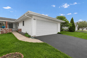 Photo of 951 Chelsea Lane Schaumburg IL 60193