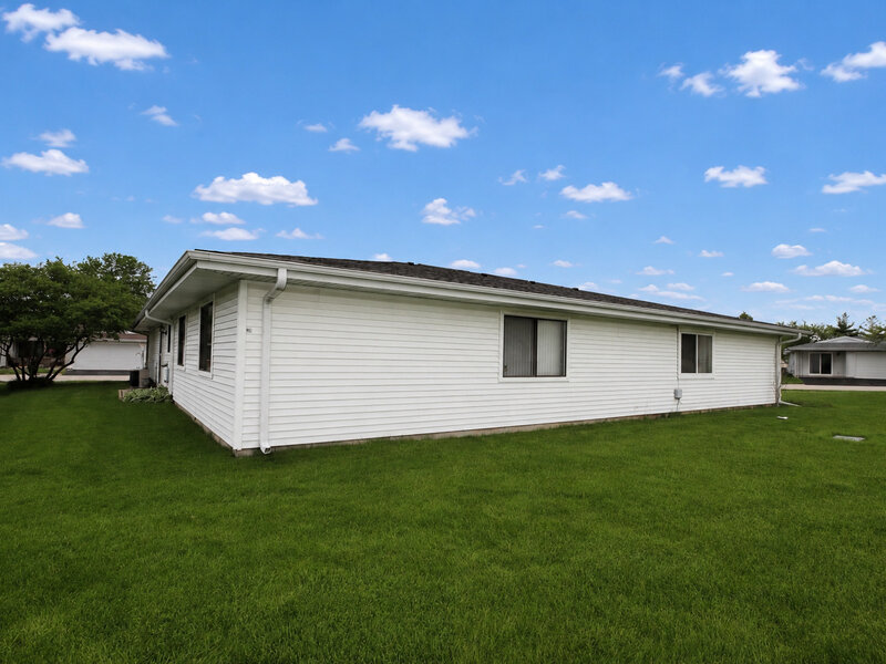 951 Chelsea Lane Schaumburg IL 60193