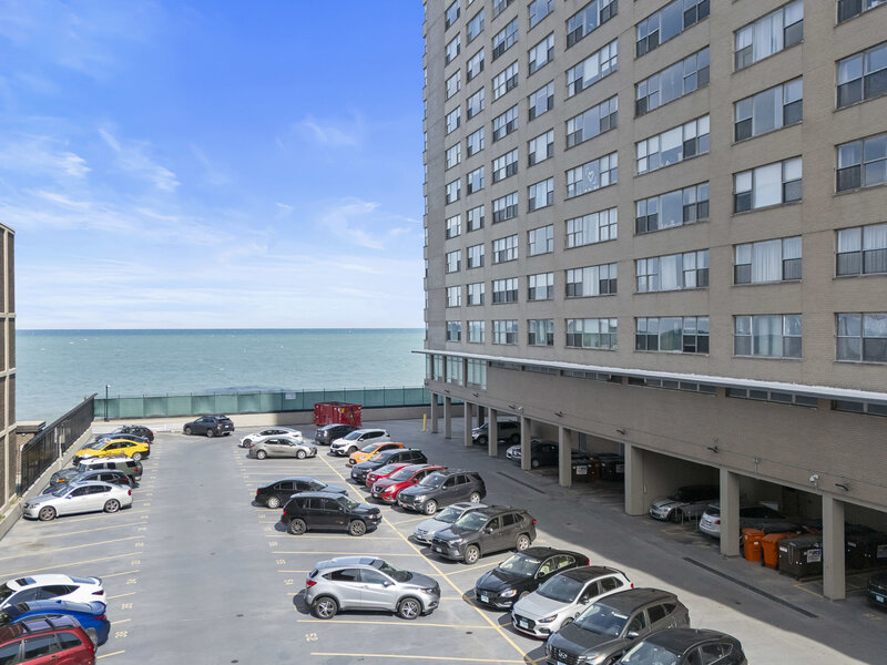 6301 N Sheridan Road Chicago IL 60660