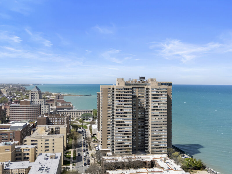 6301 N Sheridan Road Chicago IL 60660