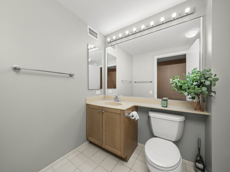 400 N La Salle Drive Chicago IL 60654