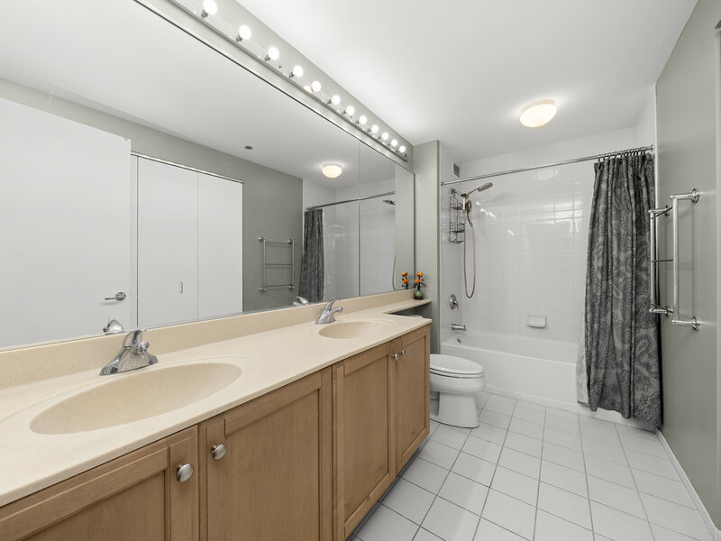 400 N La Salle Drive Chicago IL 60654