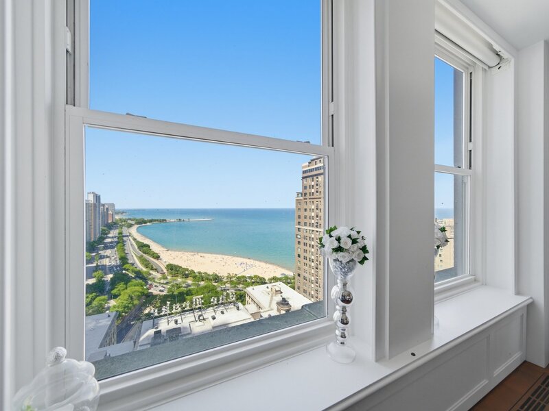 159 E Walton Place Chicago IL 60611