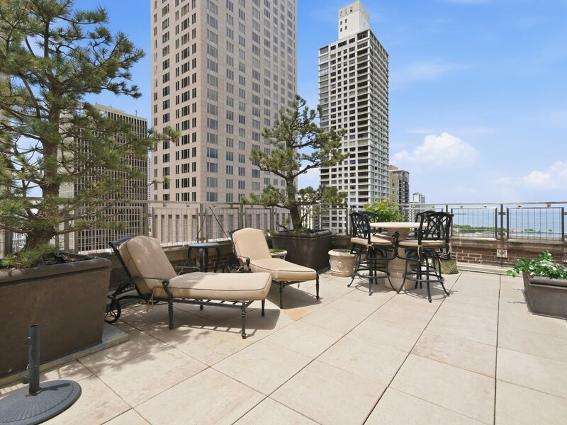 159 E Walton Place Chicago IL 60611