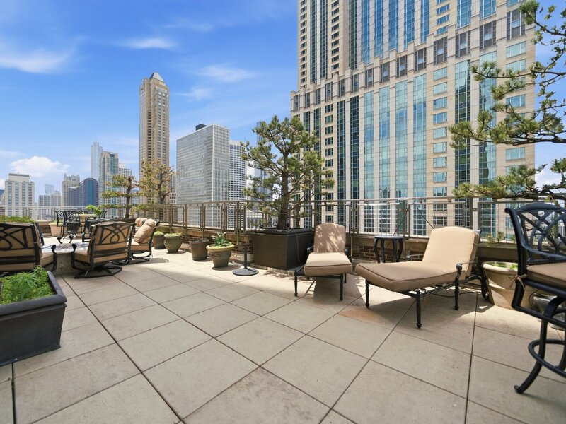 159 E Walton Place Chicago IL 60611