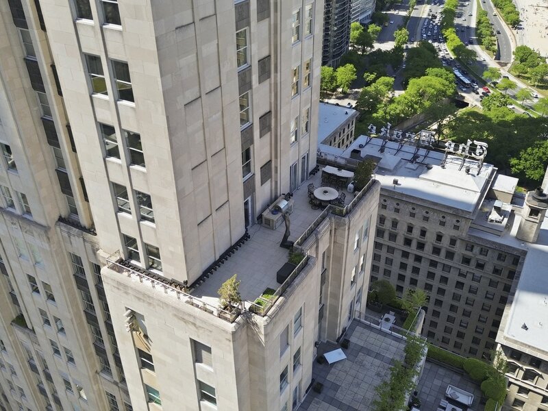 159 E Walton Place Chicago IL 60611