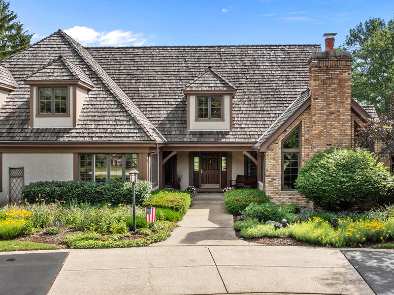 18 S Wynstone Drive North Barrington IL 60010