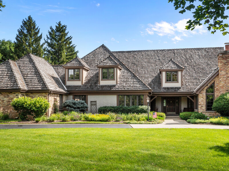 18 S Wynstone Drive North Barrington IL 60010