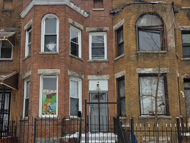 6858 S Calumet Avenue Chicago IL 60637